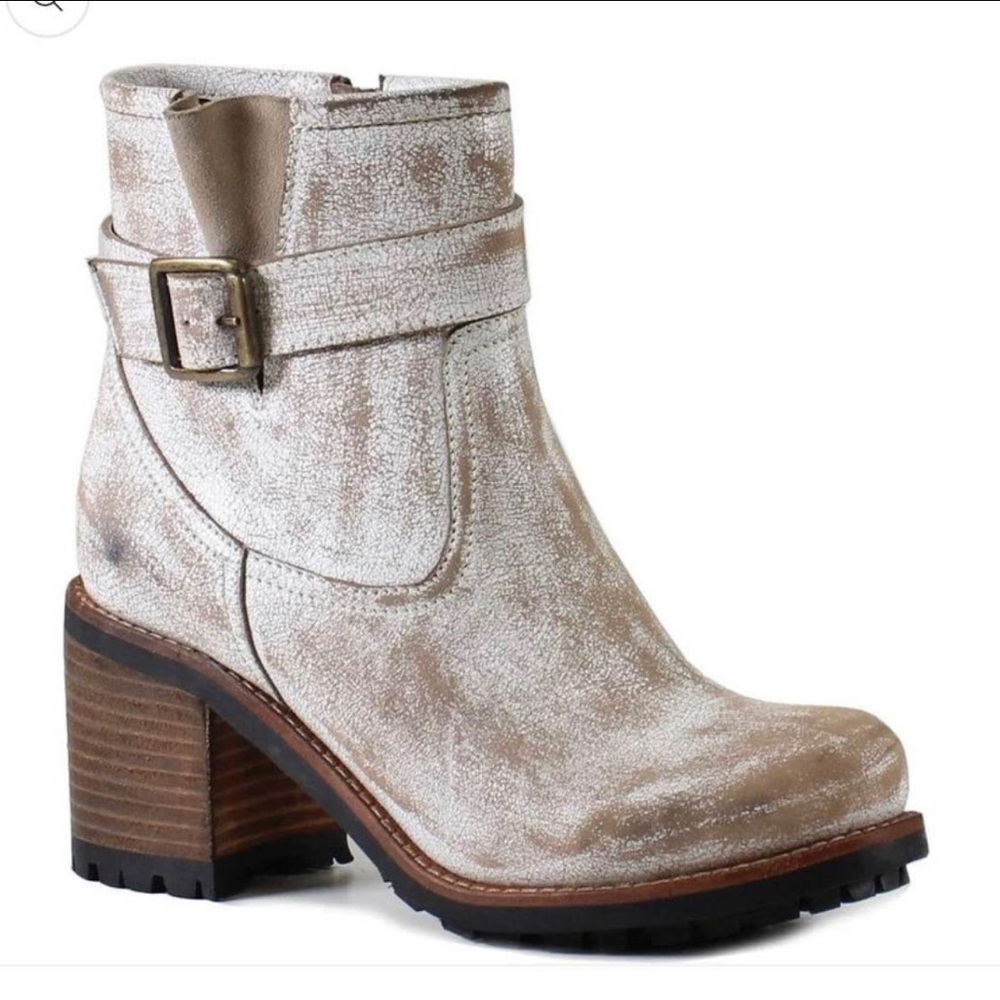Dina True Booties